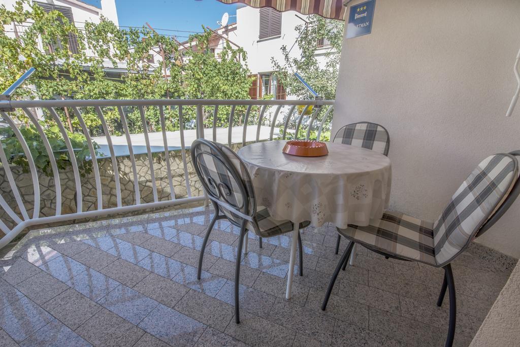 Apartment Anka D Krk Town Exterior foto