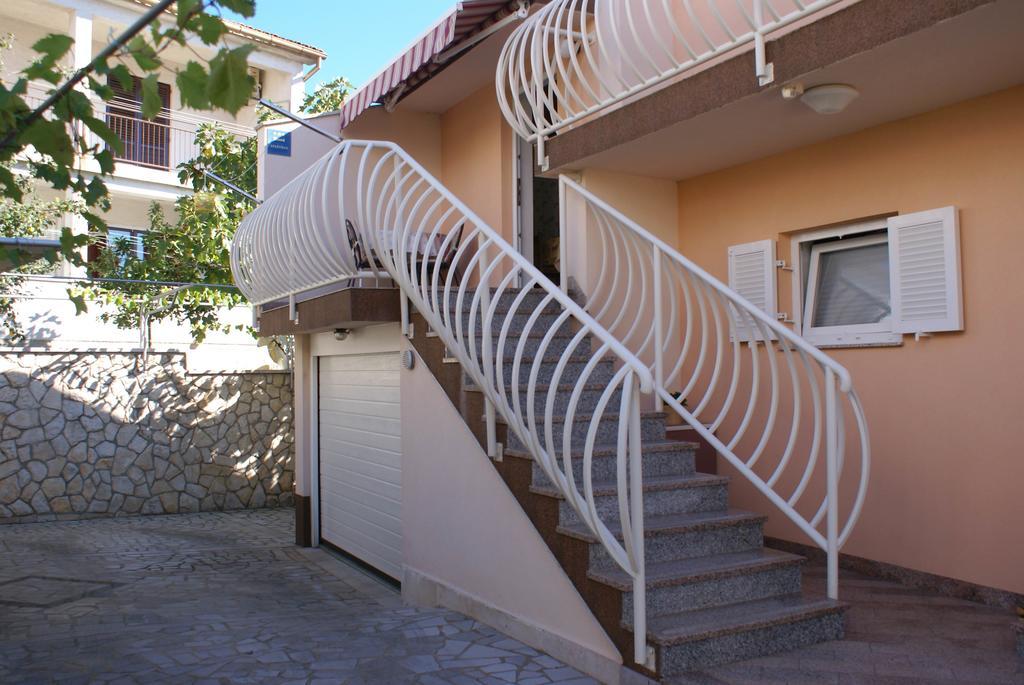 Apartment Anka D Krk Town Exterior foto