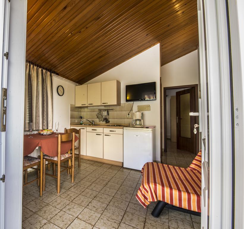 Apartment Anka D Krk Town Exterior foto